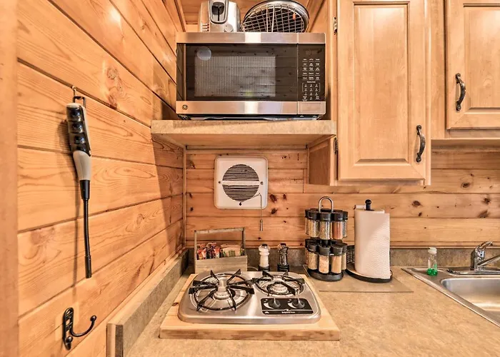 Beautiful New Bern Studio Cabin With Fire Pit!