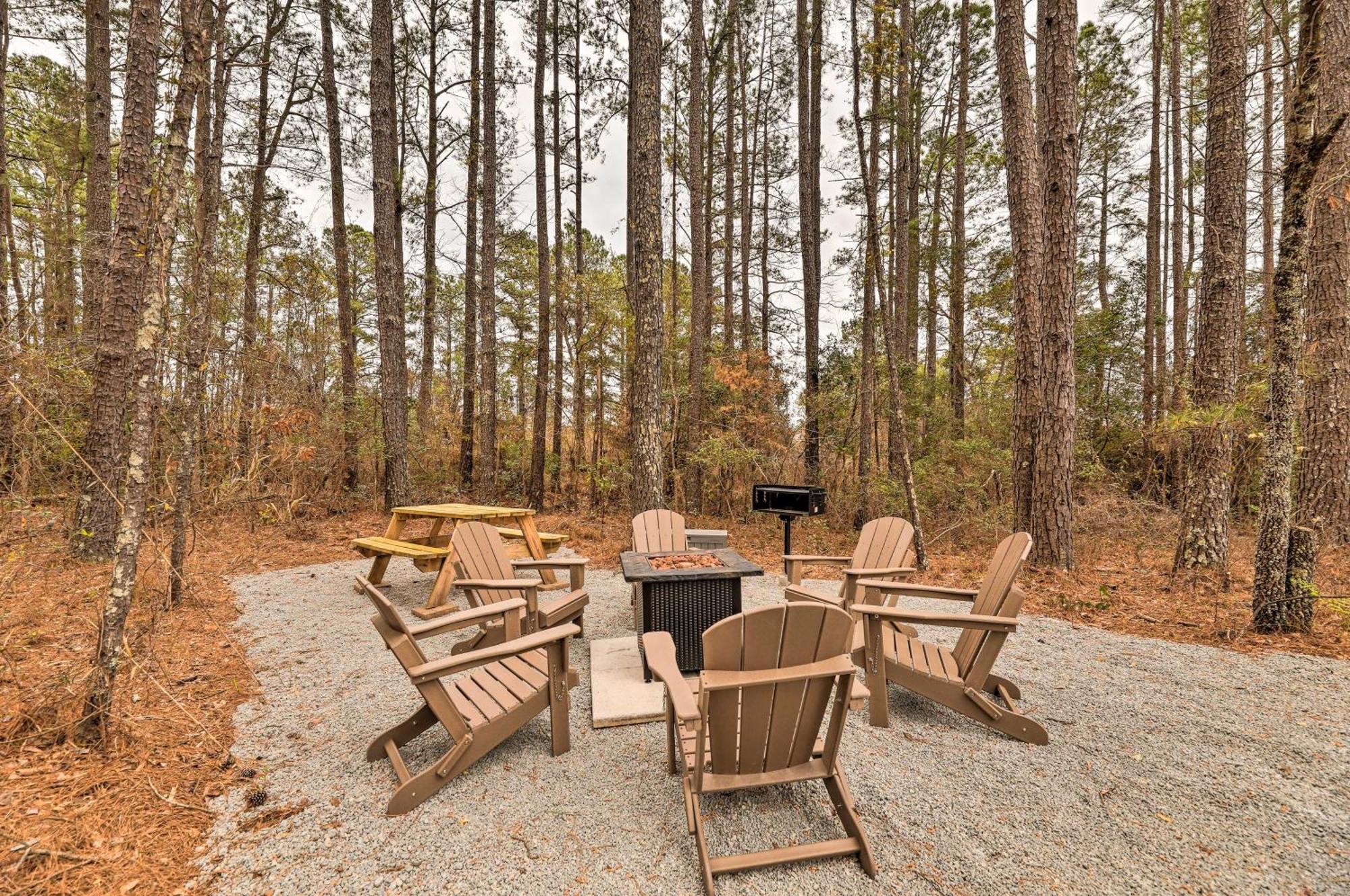 Beautiful With Fire Pit!